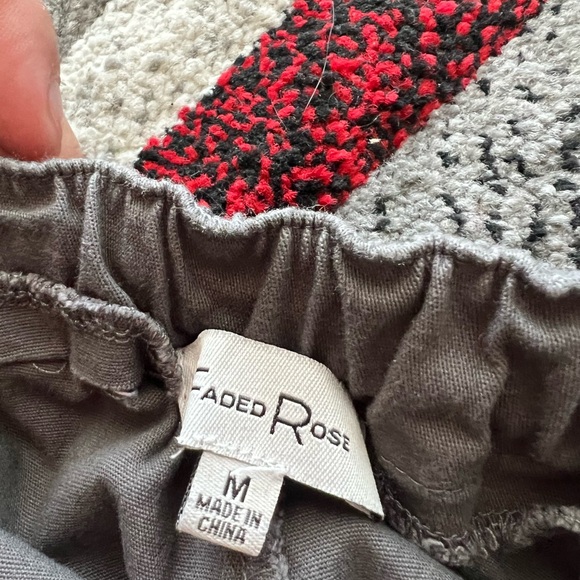 Assorted Women’s Cargo Utility 2PC Pants Bundle - Picture 3 of 7